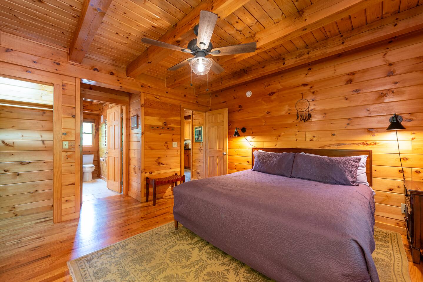 Main Bedroom, king bed