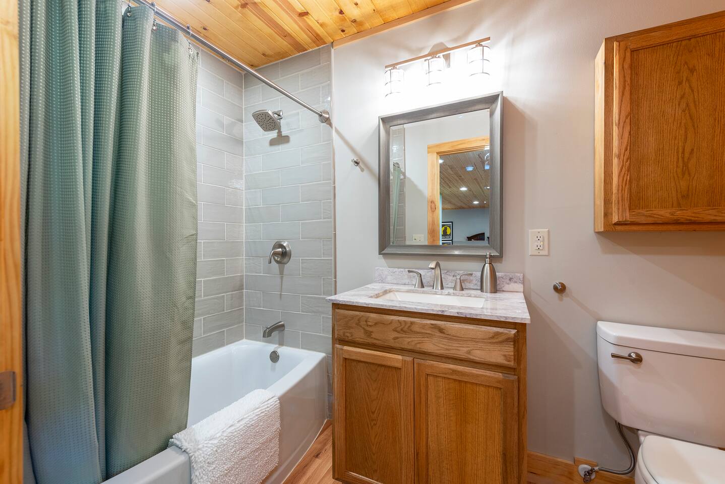 Deep soaker tub