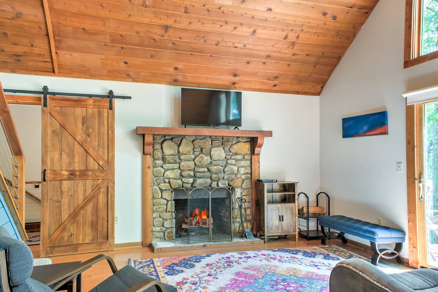 The perfect place for cozy mountain evenings, listen to the fire crackle.
