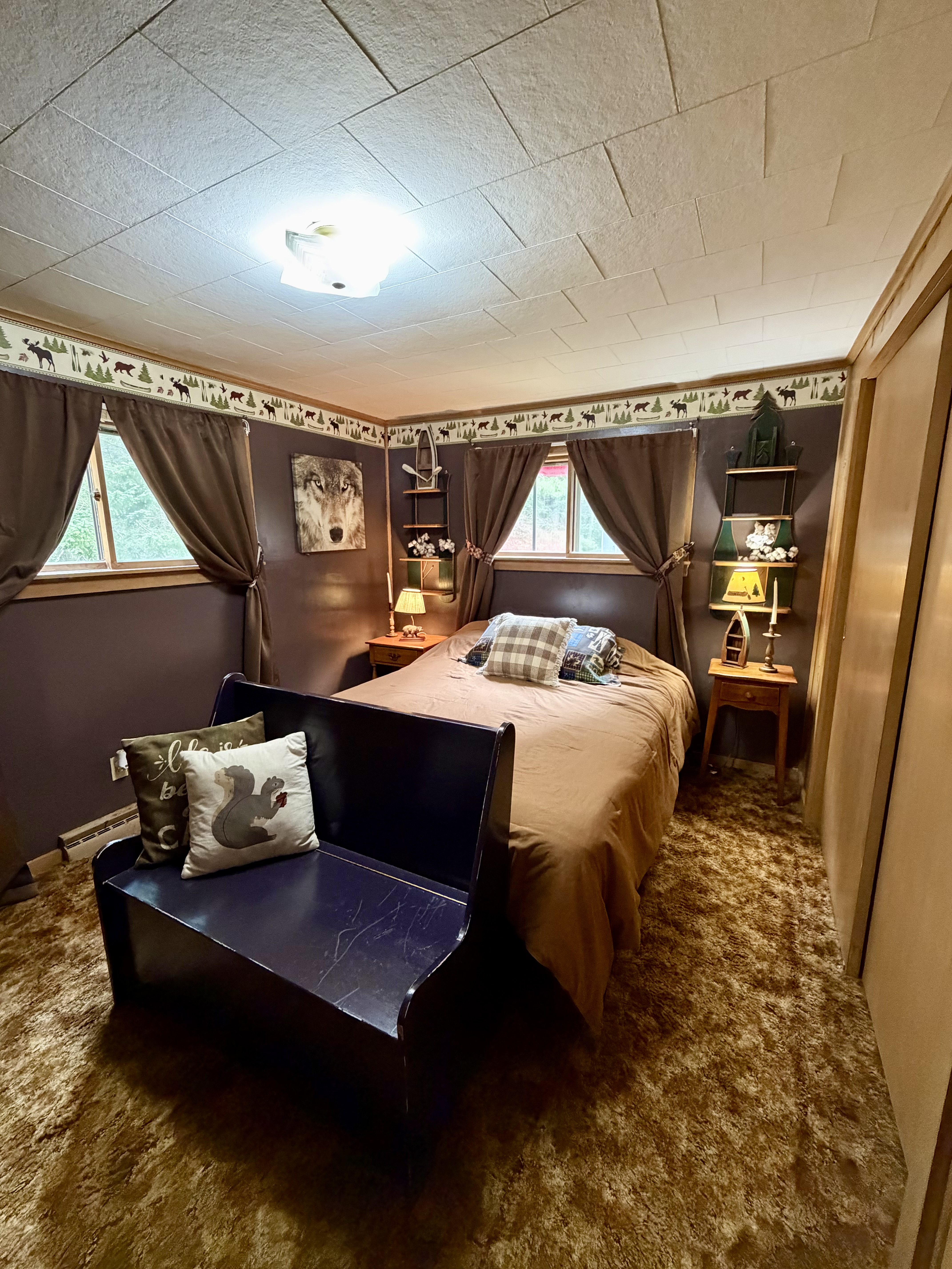 Queen bedroom