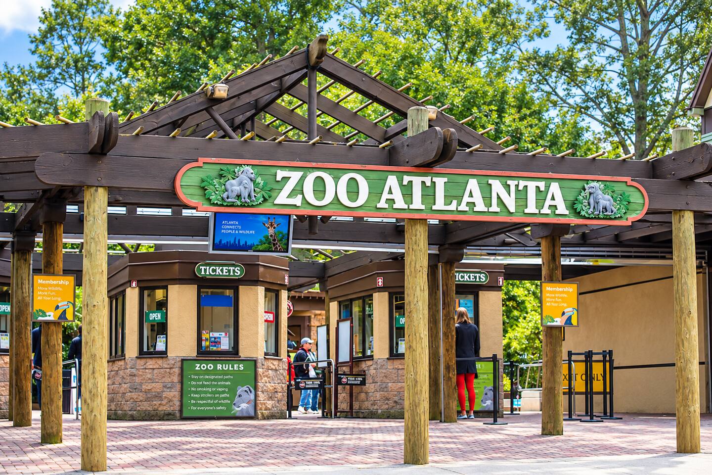 Visit Zoo Atlanta in historic Grant Park! See giant pandas, wildlife exhibits, and beautiful park grounds—just a 10-minute drive (~3.5 miles) away.