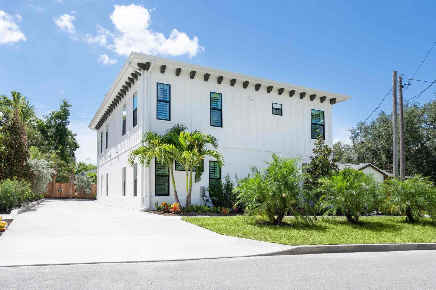 The New Downtown Sarasota Quadplex - Sleeps 24