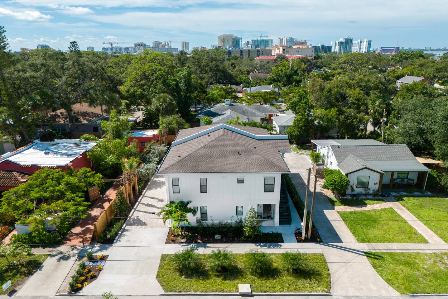 Ringling Duo Suites - Downtown Sarasota, Sleeps 12