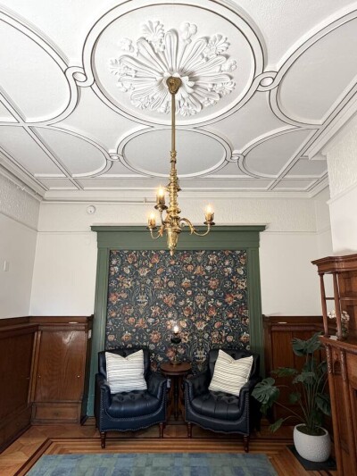 Room 3 detail 3