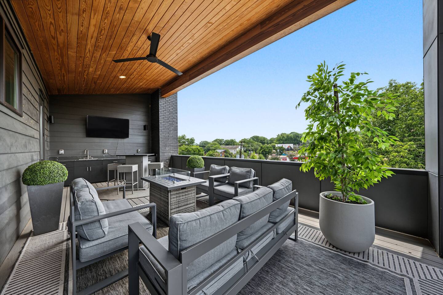 Newly Furnished 5BR Townhome Near Emory, Decatur & Downtown Atlanta, photo 1 of 37
