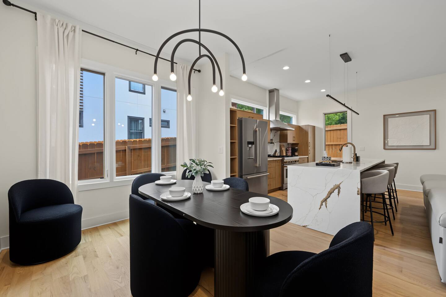 Newly Furnished 5BR Townhome Near Emory, Decatur & Downtown Atlanta, photo 5 of 37