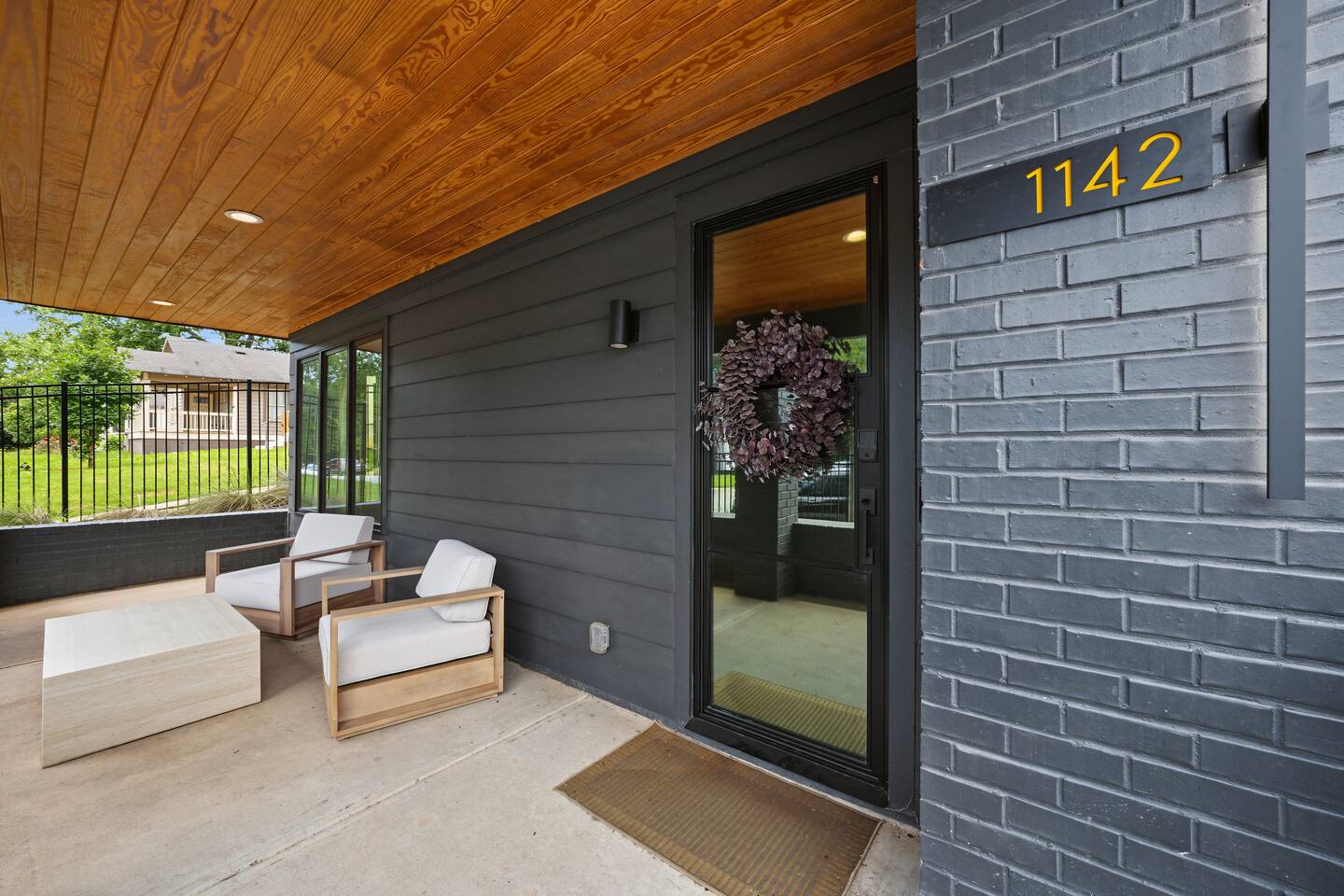 Newly Furnished 5BR Townhome Near Emory, Decatur & Downtown Atlanta, photo 3 of 37