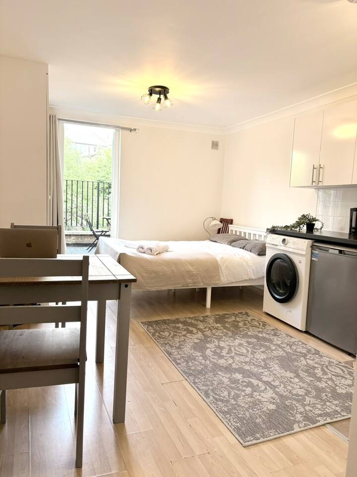 Studio Flat in West Hampstead