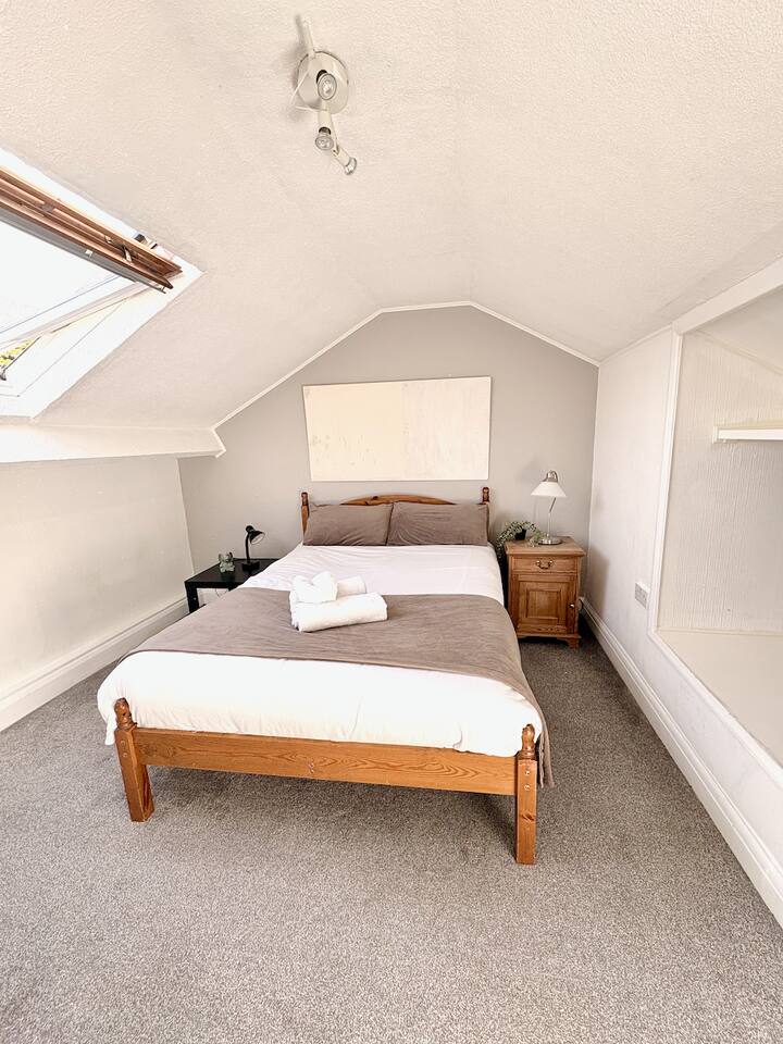 Minutes from the West End - One bedroom apartment