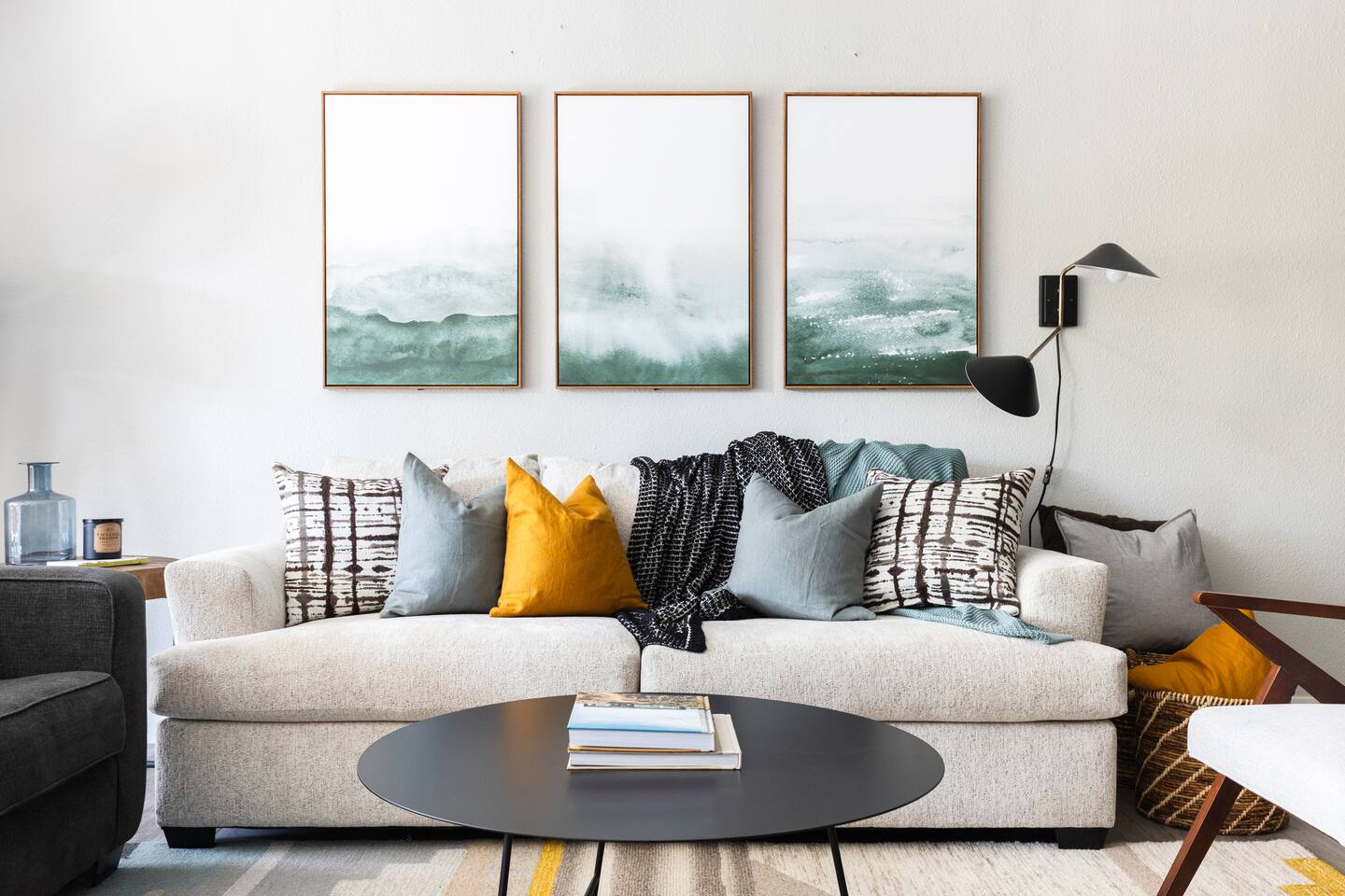 No GUEST Service FEE!  Walk to Old Town.