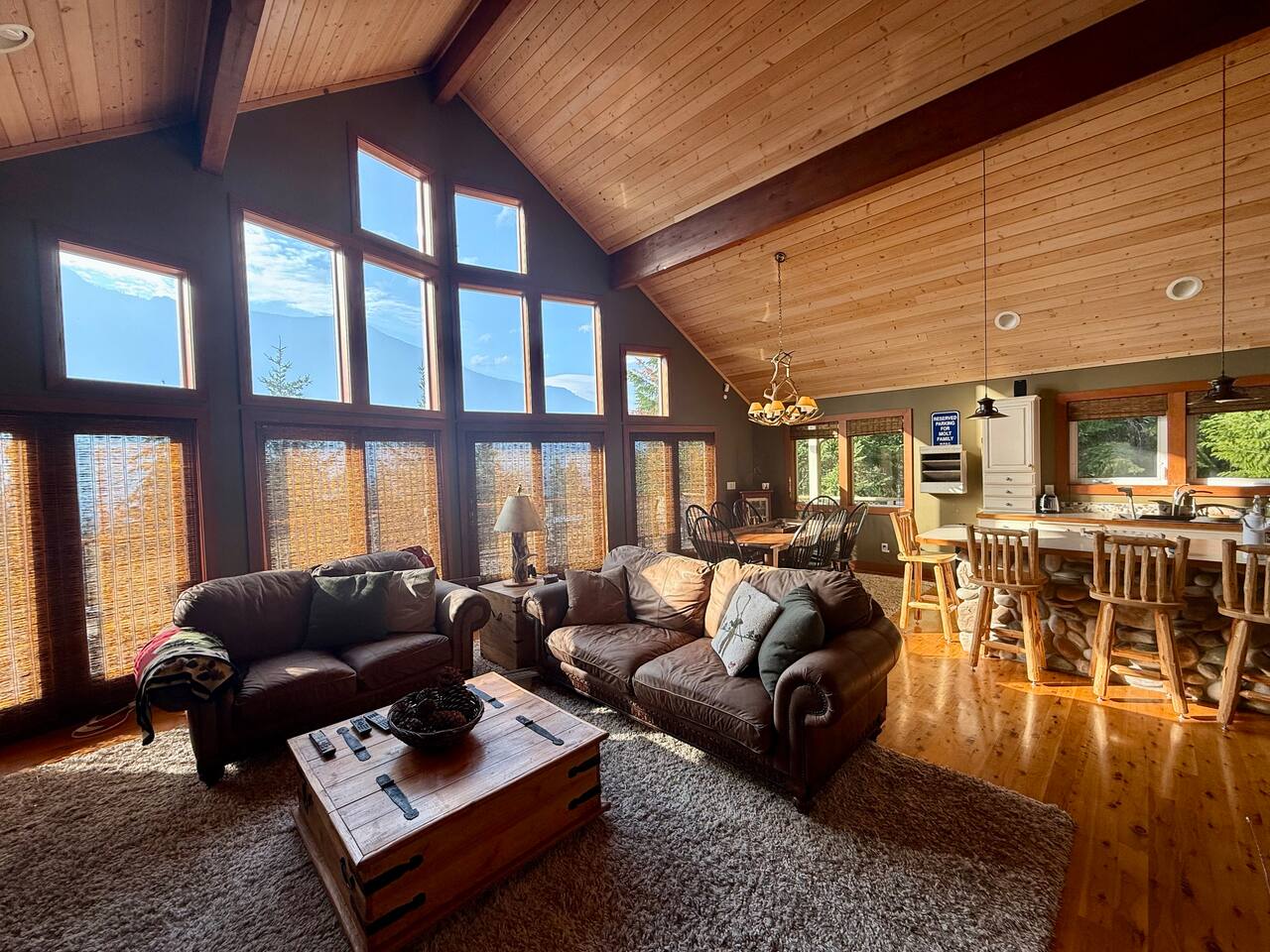 Mountain View Cabin | Near Mt Rainier + White Pass