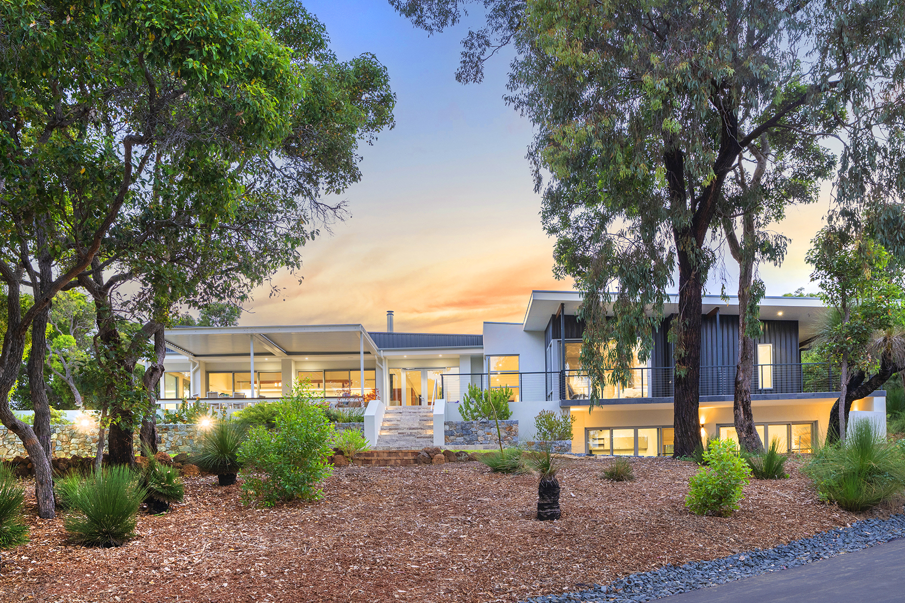 Amira Vista - Views of Eagle Bay