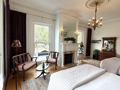 Room 2 detail 2