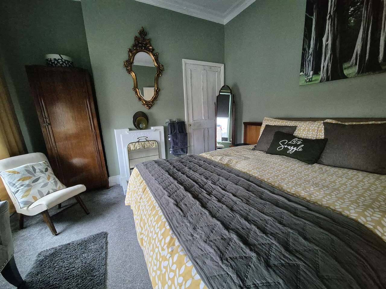 Charming 1 Bed Flat in the Heart of Bishy Road