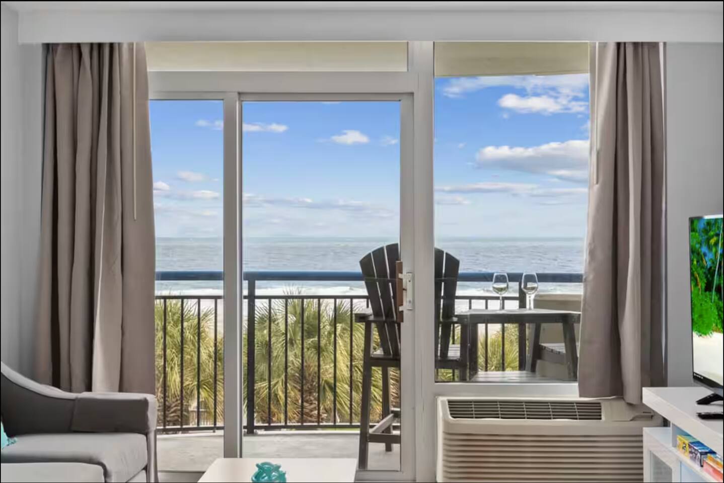 Oceanfront Condo | Walk to Myrtle Beach Boardwalk
