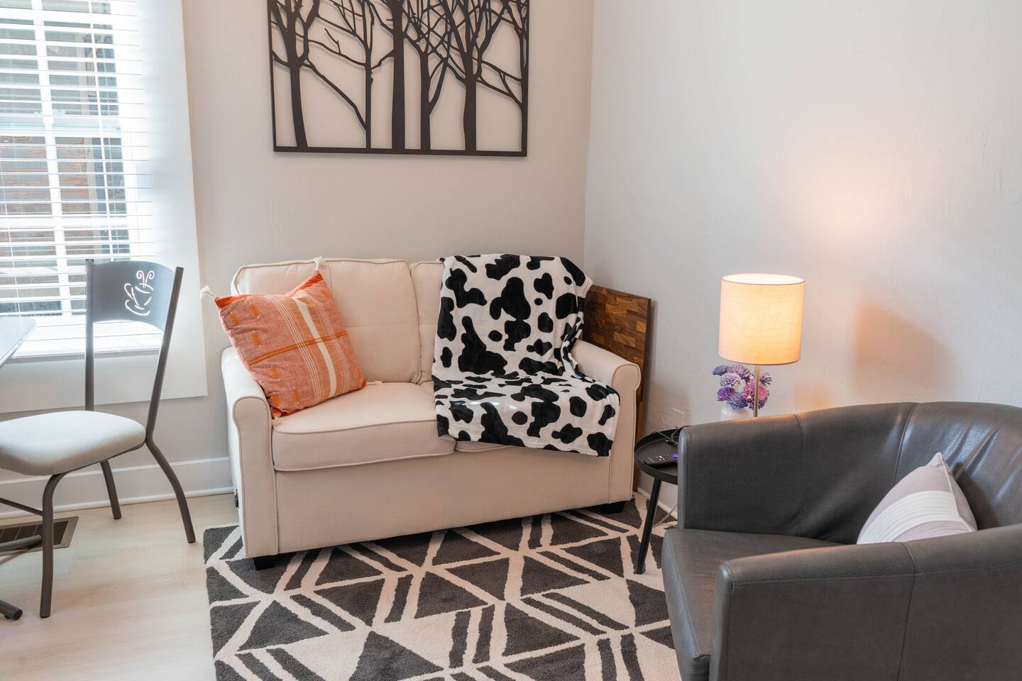 Cute & Compact 1BR-Walk to town