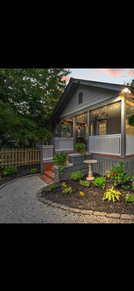 2BR/2B Home-Walk to St. Aug