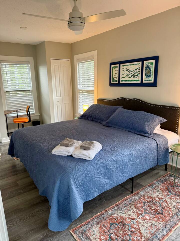 1BR/1BClean,CozyApt/Walk to town