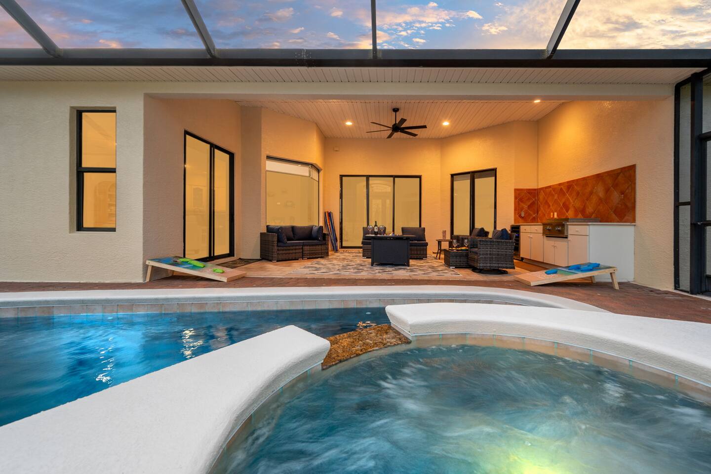 Canalfront Heated Pool| Dock & Outdoor kitchen