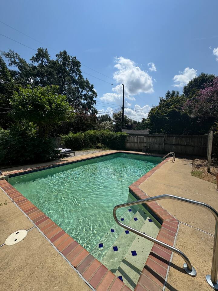 Rhodes College Pool Oasis!