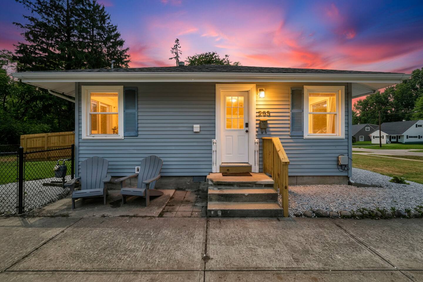 NEW & updated * KING bed * Fenced & Pet-Friendly!