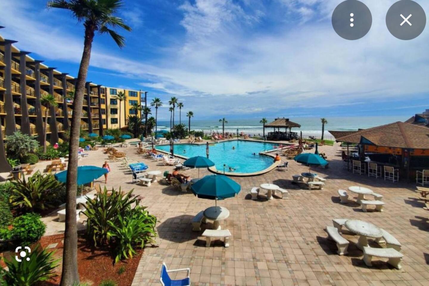 Hawaiian style at the Hawaiian inn Daytona Beach