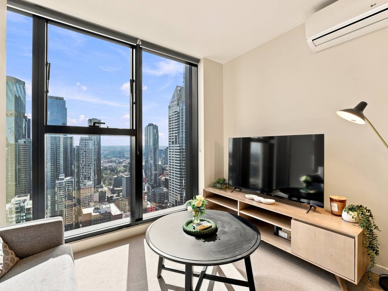 Southern Cross Cozy 1 bedroom apt w/pool gym sauna