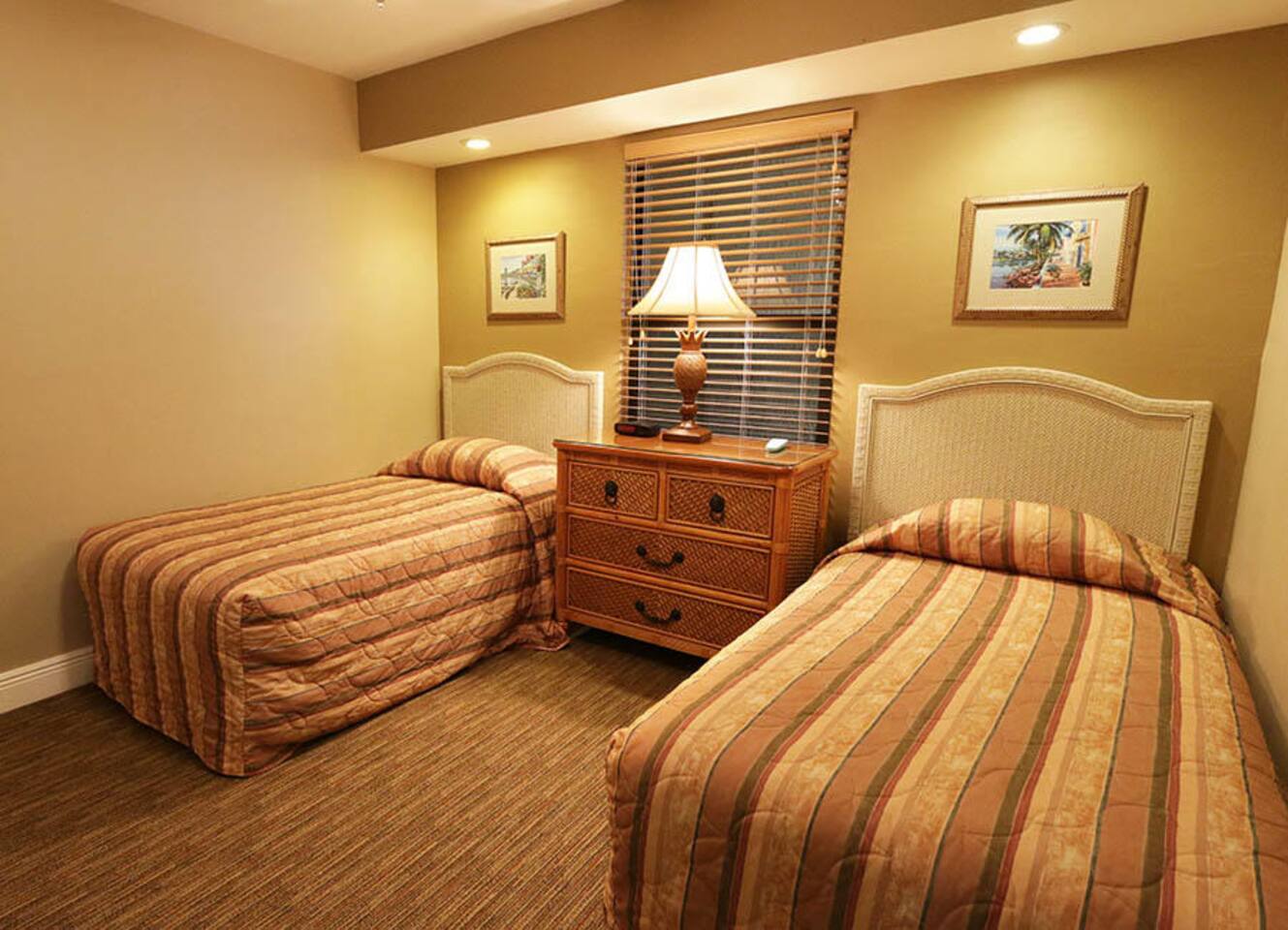 EAGLE'S NEST RESORT/HOTEL MARCO ISLAND! RESORT BEDROOM