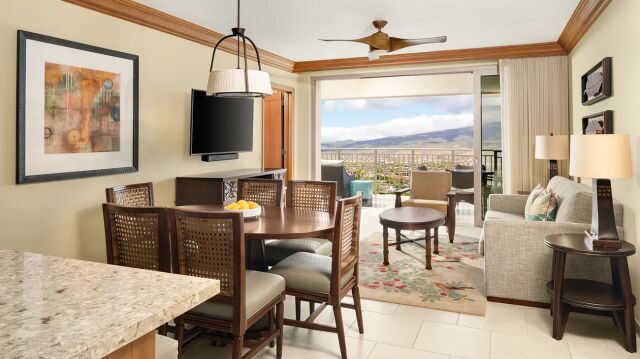 Bright living space with private lanai and stunning mountain views