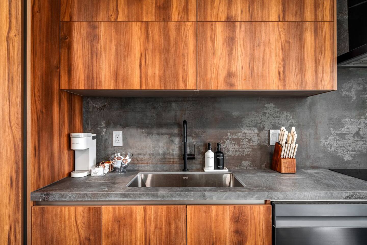 Keep things fresh and tidy with a convenient kitchen sink area designed for easy meal preparation and cleanup.