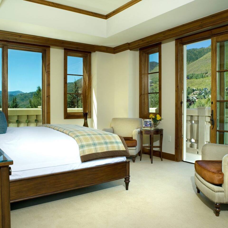 THE RITZ-CARLTON CLUB, VAIL RESORT AND SPA - BEDROOM WITH  KING BED