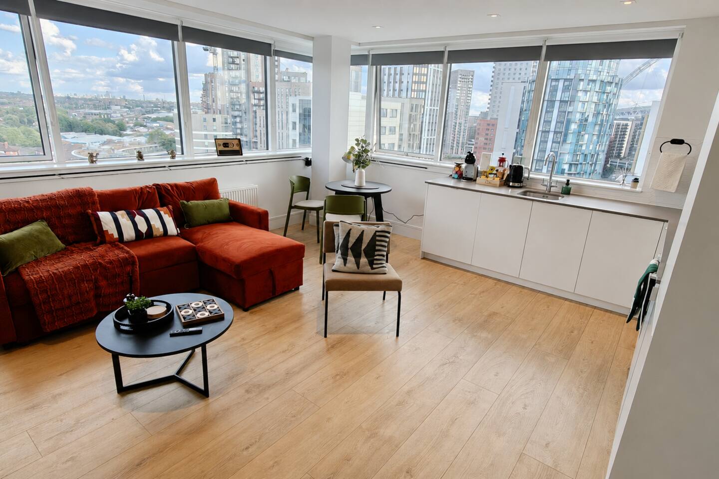 Wembley Park 2 Bed | Sleep 6 | Gym, Sky Lounge