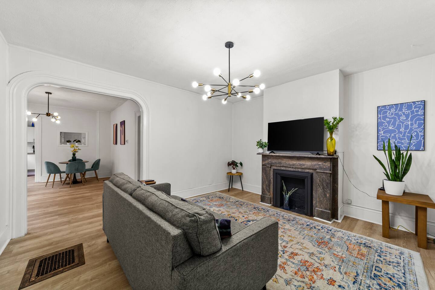 Modern 2BR Apartment in Ohio City
