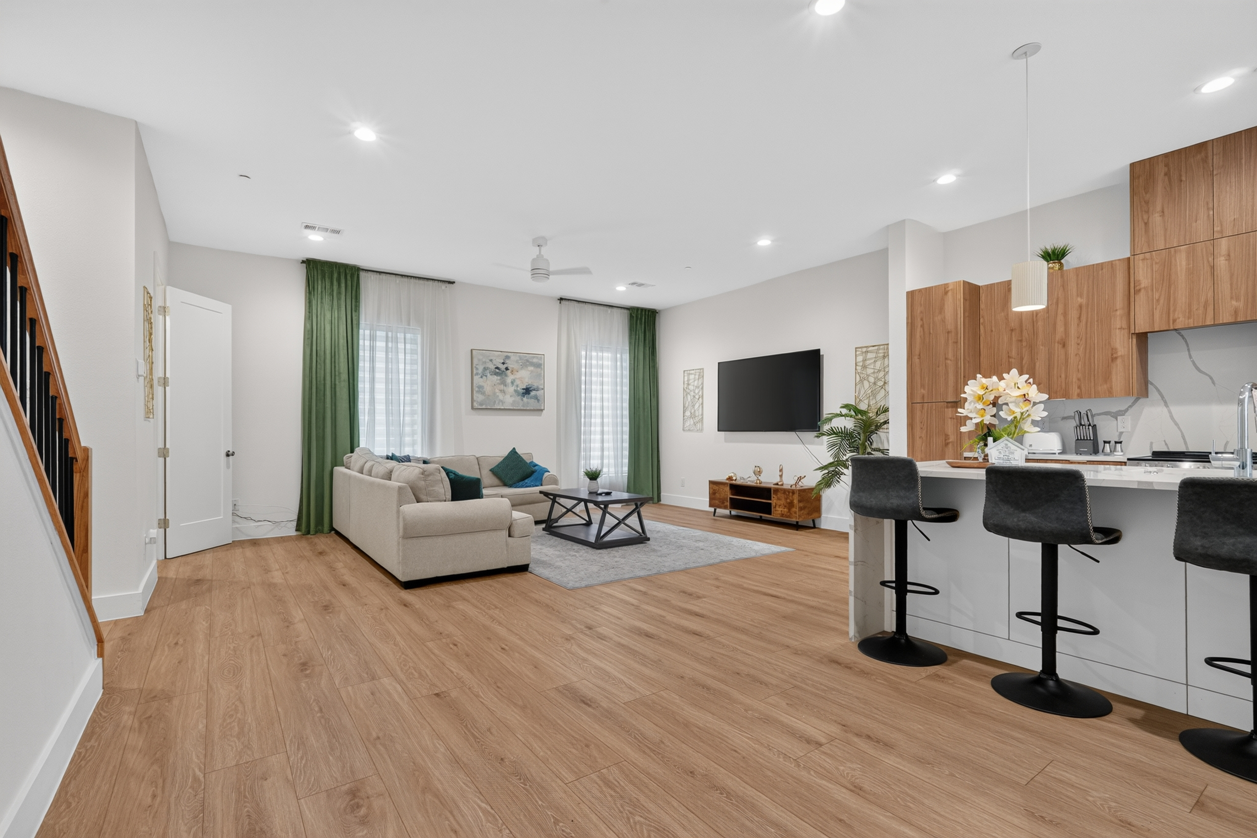 Modern 2BR Rooftop Terrace Retreat