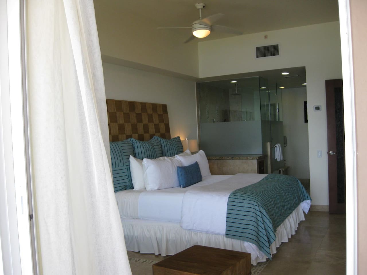CORAZON-CABO VILLAS BEACH RESORT & SPA. MEDANO BEACH, SWIMMING BEACH, POOL, HOT TUB, GYM, BALCONY BEACH ACCESS, RESTAURANT, CHACHE BEACH CLUB. SCUB DIVE, SNORKEL, PADDLE BOARD, PARASAIL