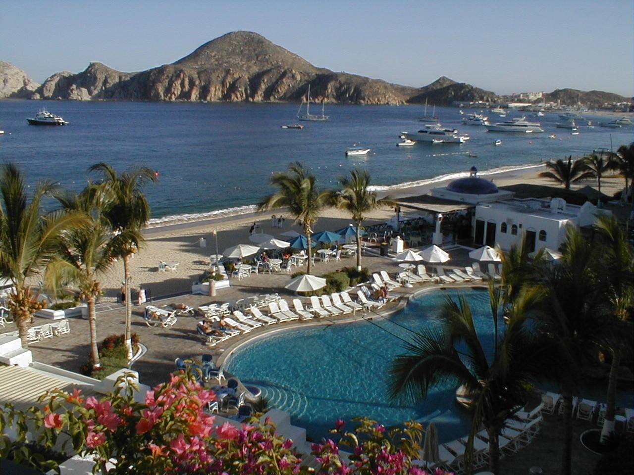 CORAZON-CABO VILLAS BEACH RESORT & SPA. MEDANO BEACH, SWIMMING BEACH, POOL, HOT TUB, GYM, BALCONY BEACH ACCESS, RESTAURANT, CHACHE BEACH CLUB. SCUB DIVE, SNORKEL, PADDLE BOARD, PARASAIL