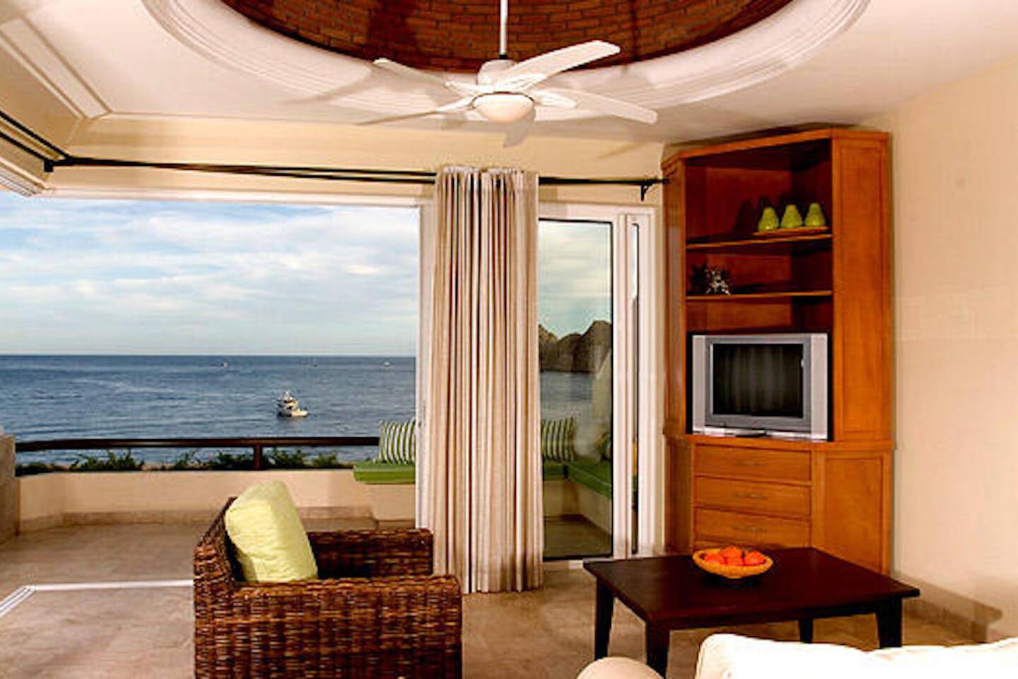 CORAZON-CABO VILLAS BEACH RESORT & SPA. MEDANO BEACH, SWIMMING BEACH, POOL, HOT TUB, GYM, BALCONY BEACH ACCESS, RESTAURANT, CHACHE BEACH CLUB. SCUB DIVE, SNORKEL, PADDLE BOARD, PARASAIL