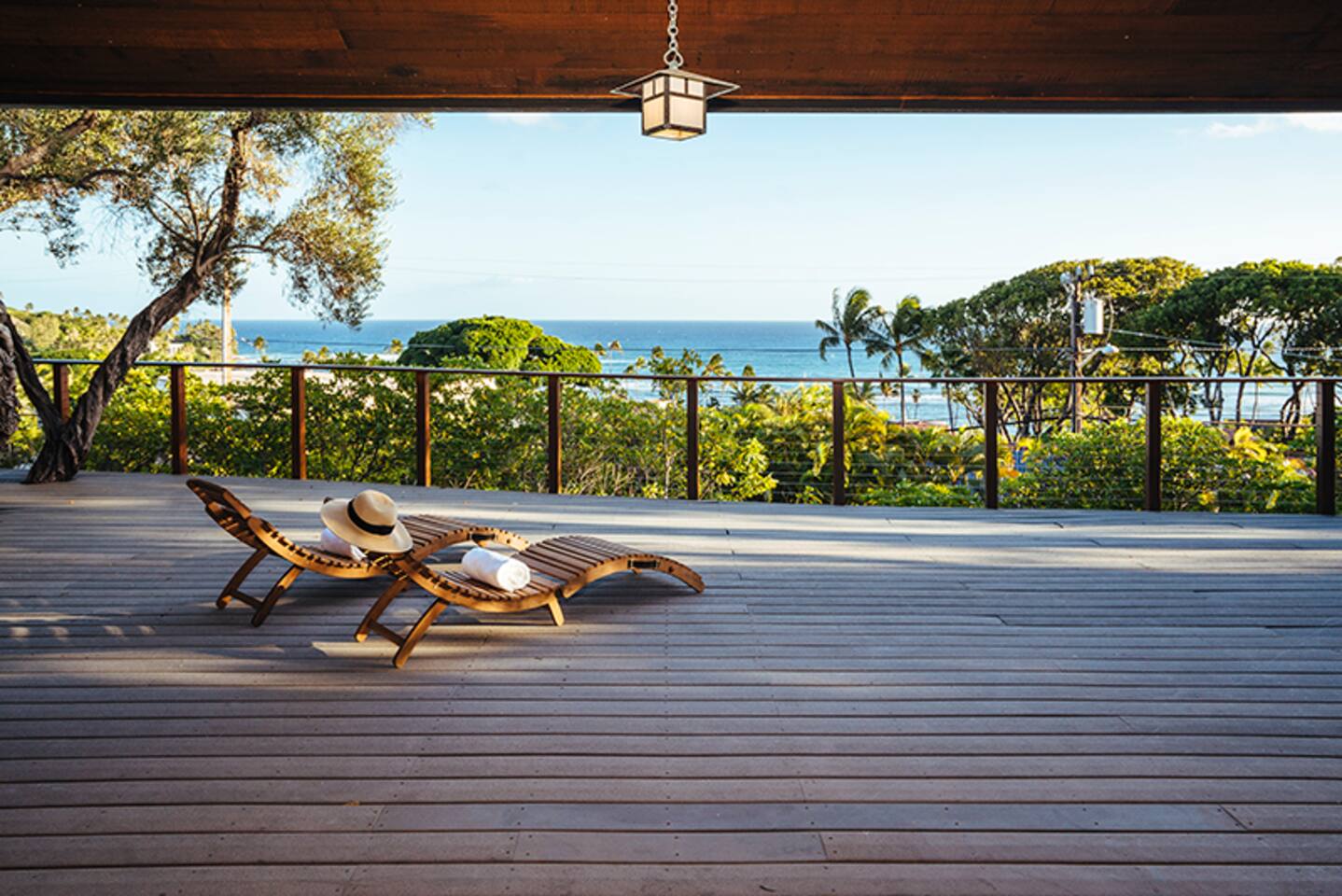 Diamond Head Tranquility: 4BR Ocean View Home