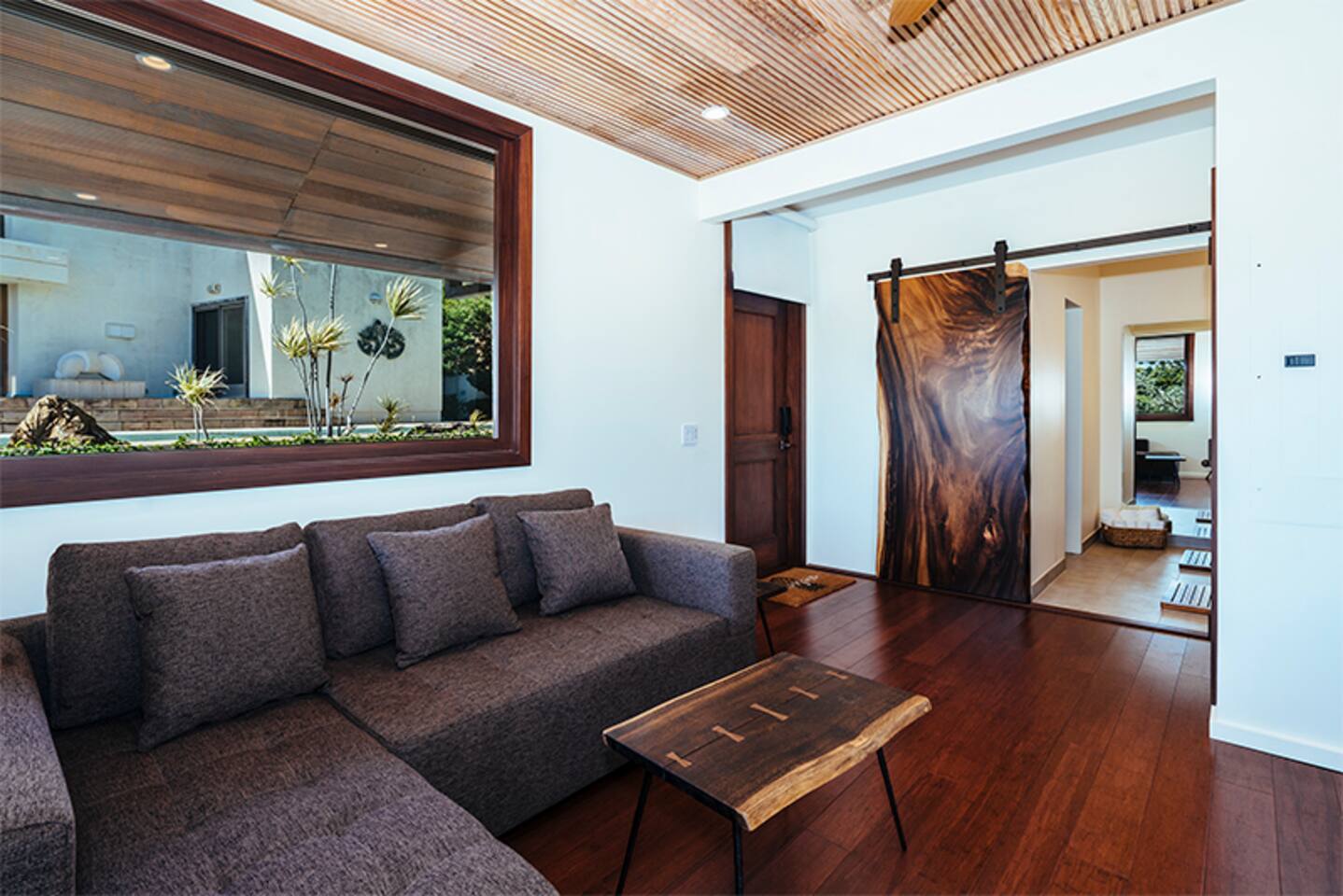 Diamond Head Tranquility: 4BR Ocean View Home