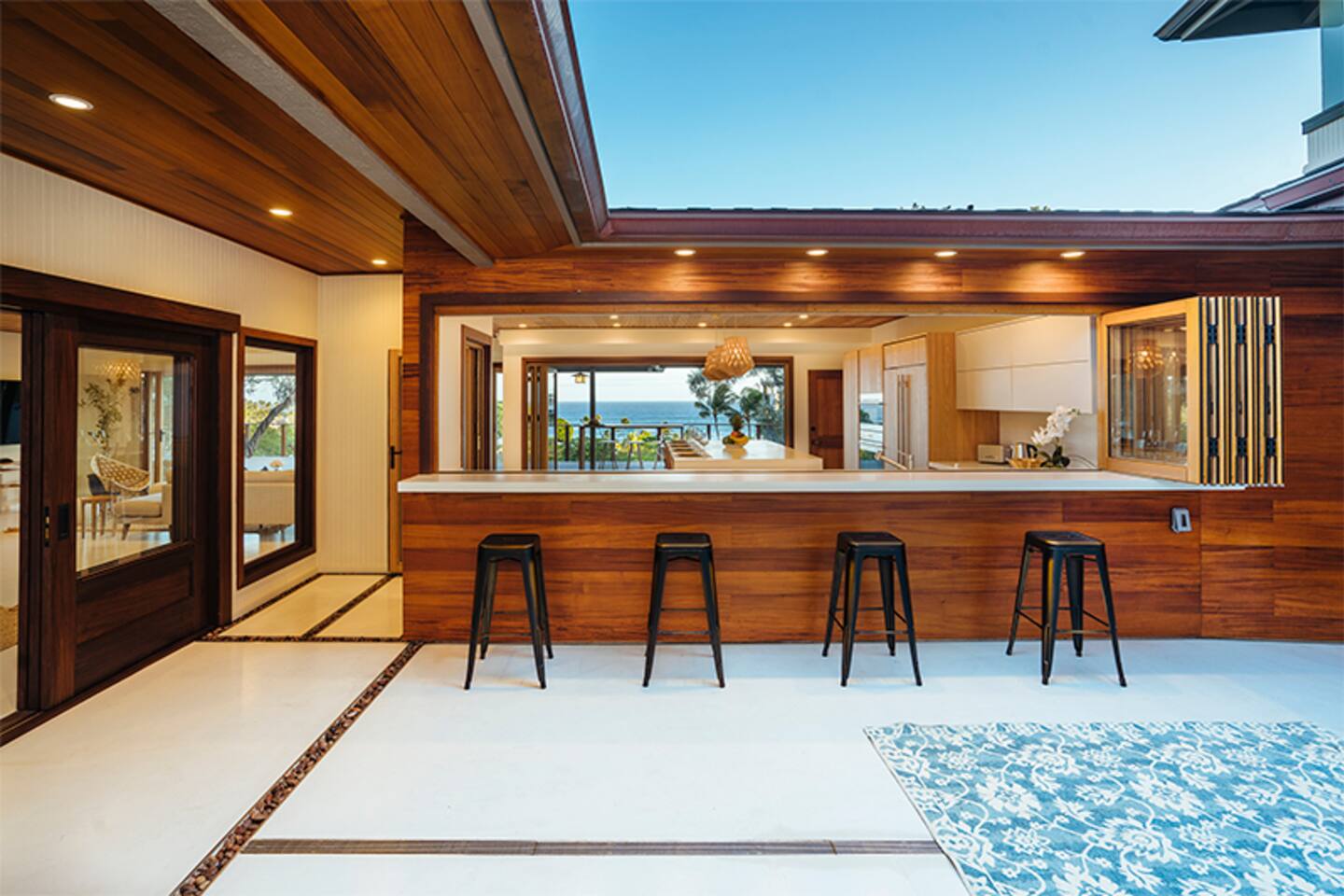 Diamond Head Tranquility: 4BR Ocean View Home