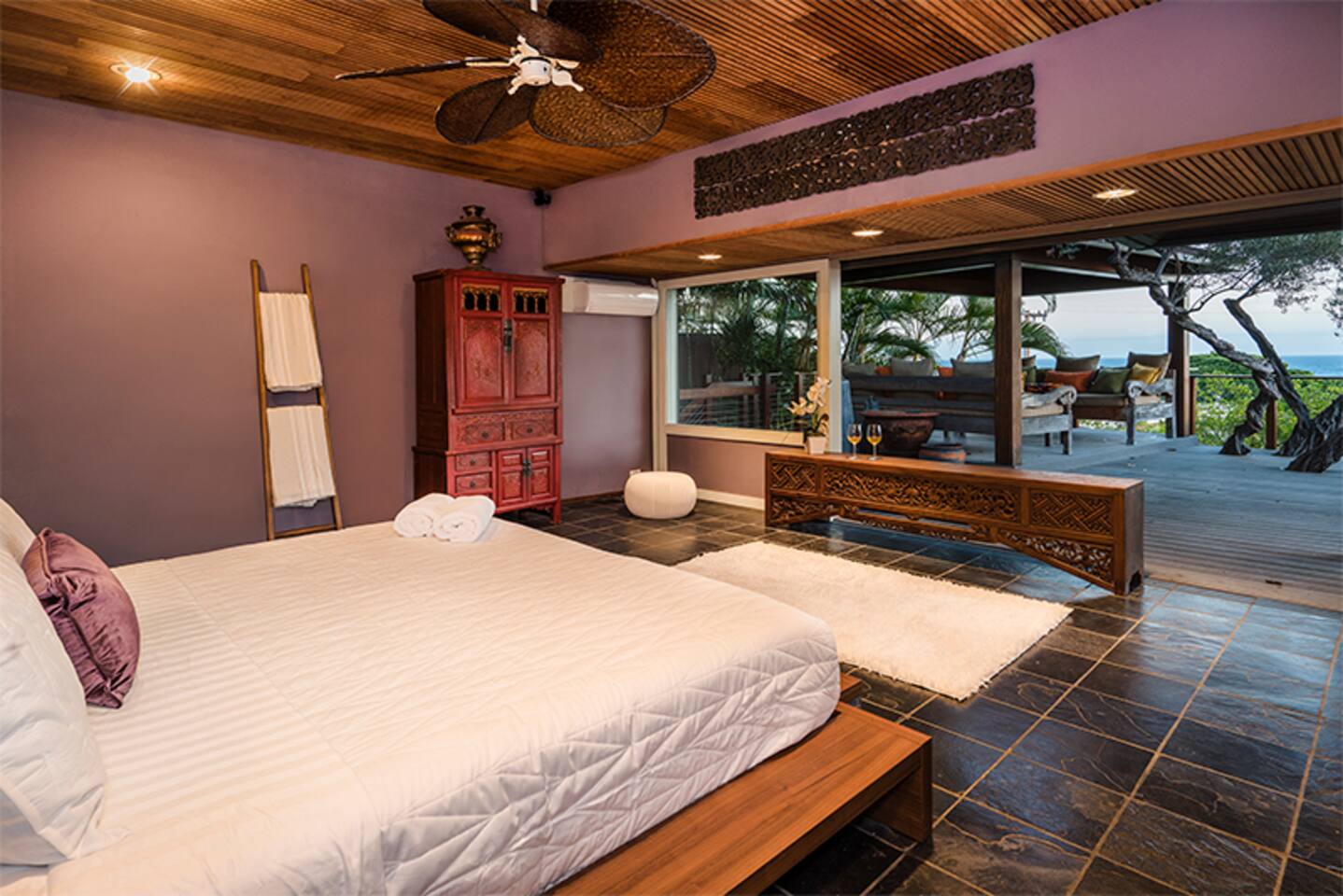 Diamond Head Tranquility: 4BR Ocean View Home