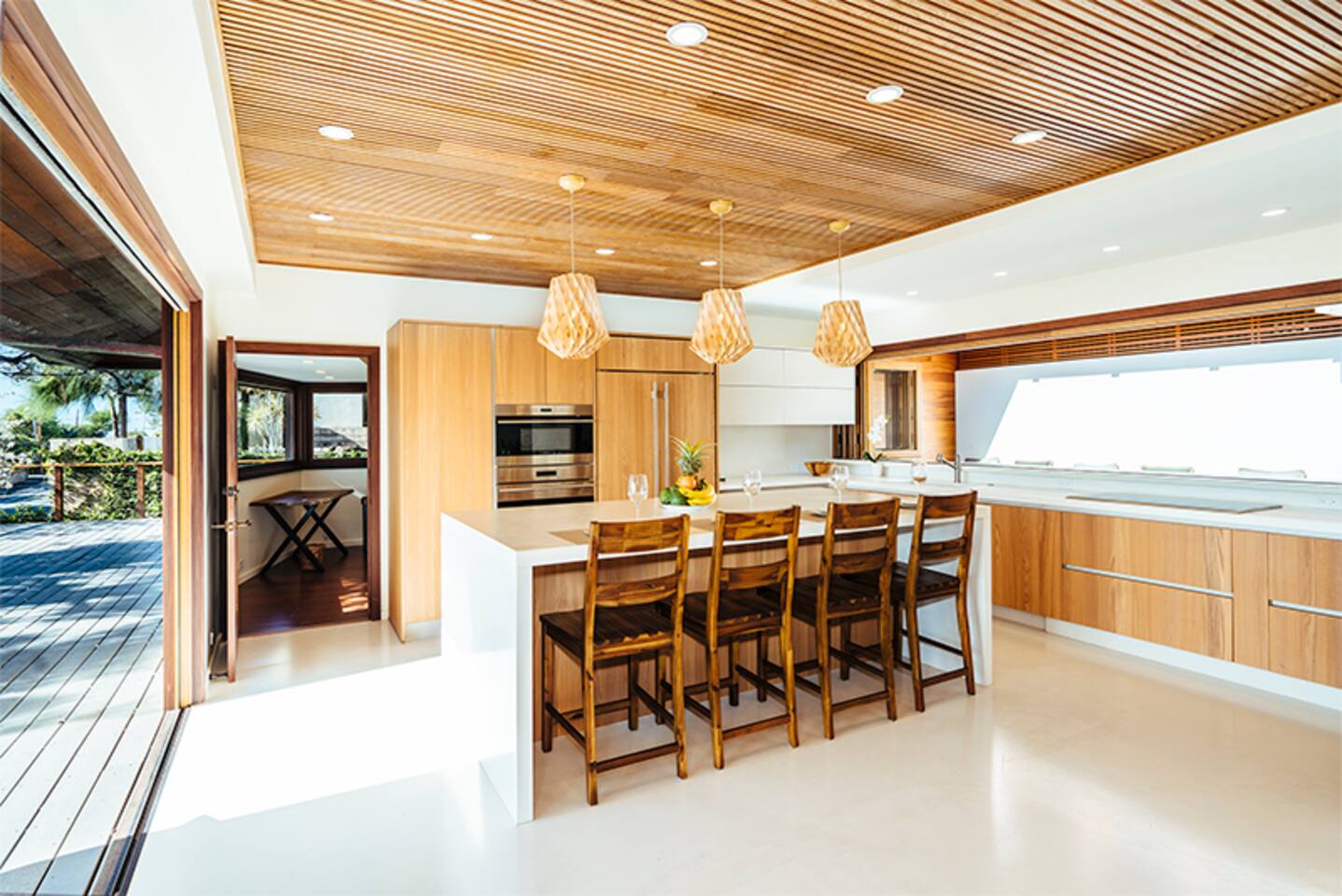 Diamond Head Tranquility: 4BR Ocean View Home