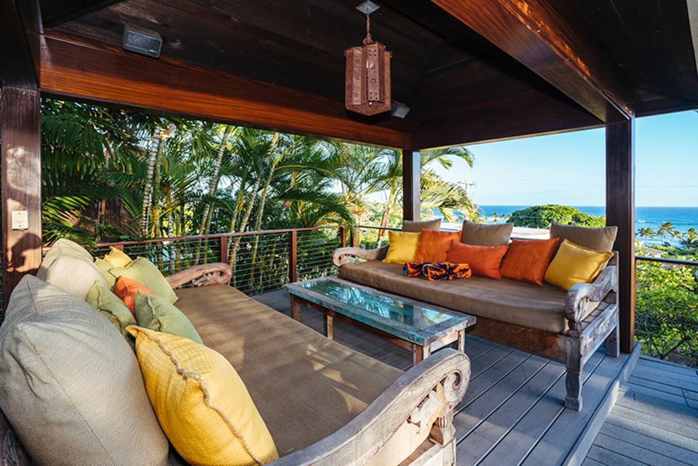 Diamond Head Tranquility: 4BR Ocean View Home