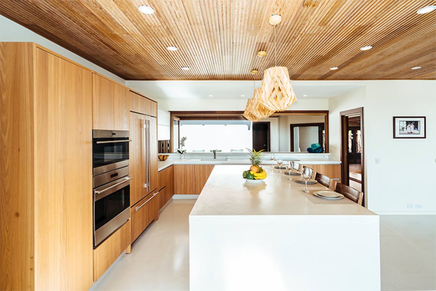 Diamond Head Tranquility: 4BR Ocean View Home