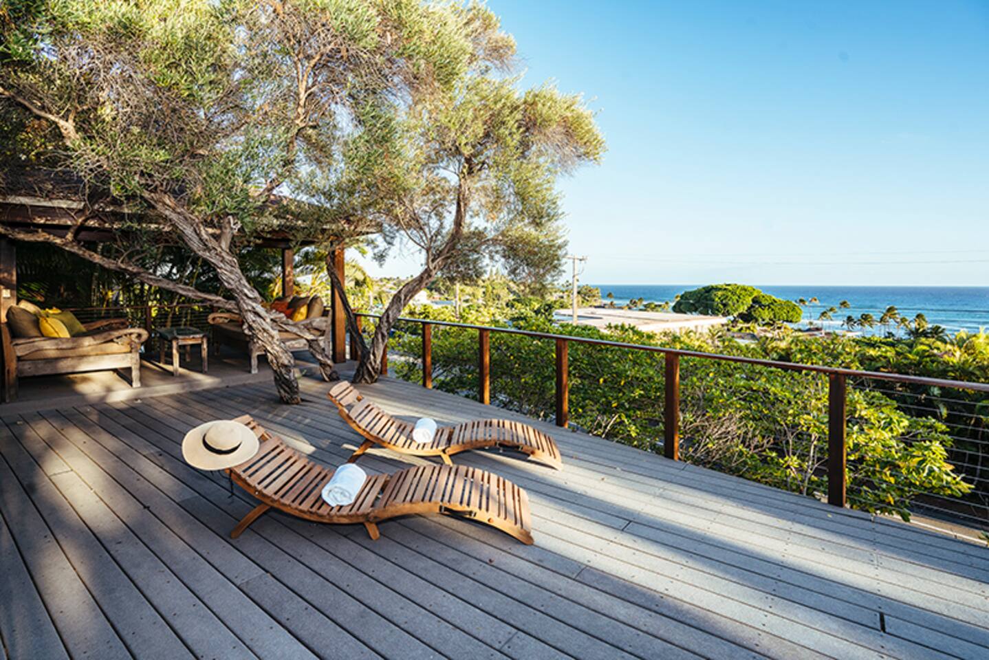 Diamond Head Tranquility: 4BR Ocean View Home