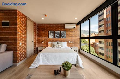 Laureles Condo · Fast WiFi · AC · Gym · 24H Desk