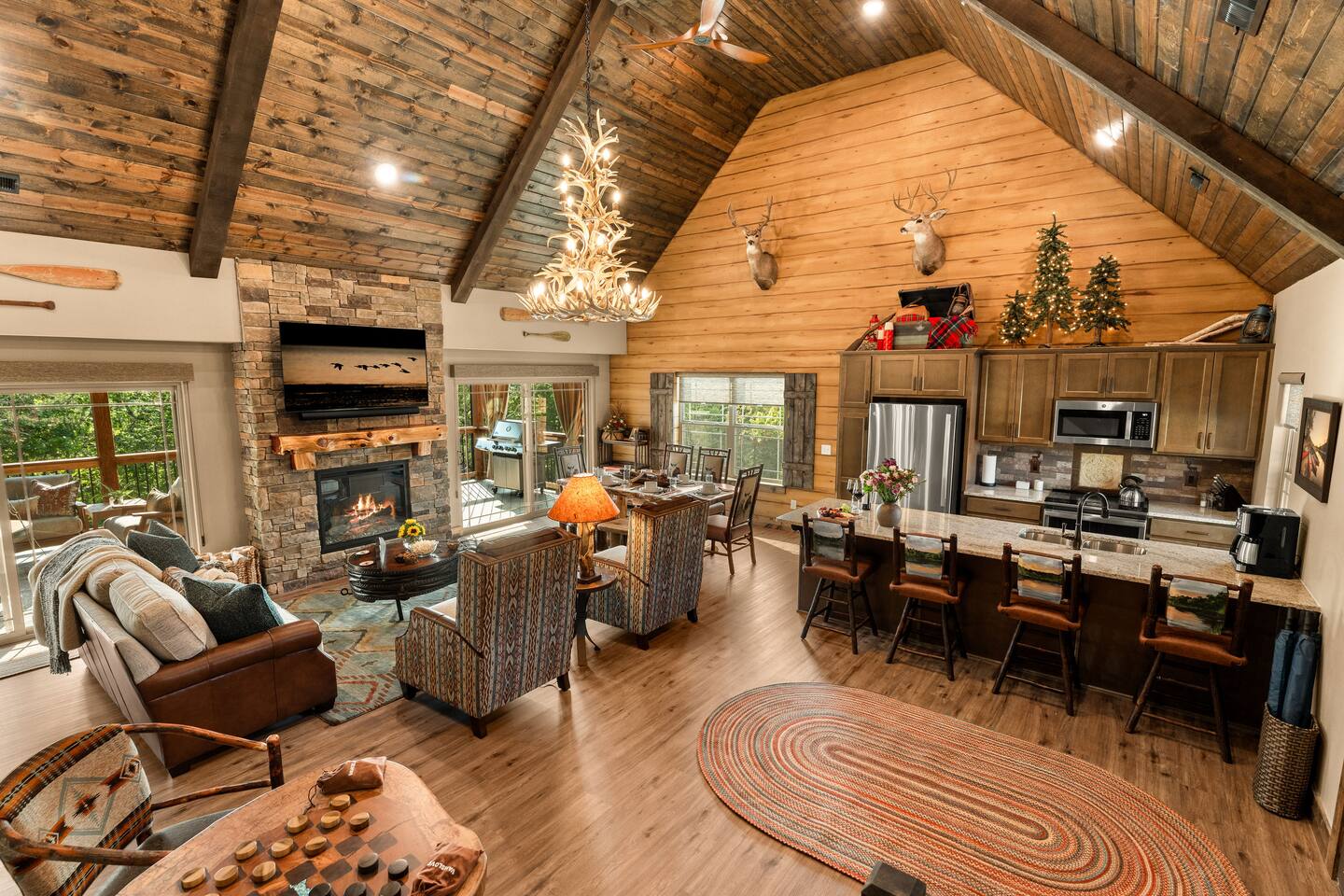 Antler Lodge+Sunset+Nature+Hot Tub+Resort Pools