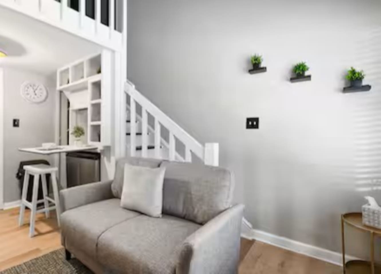 Welcoming + Modern + Tiny Home + Free Parking