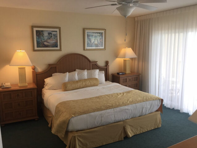 2/2 BDR, BA Charter Club, Marco Beach Island, Florida