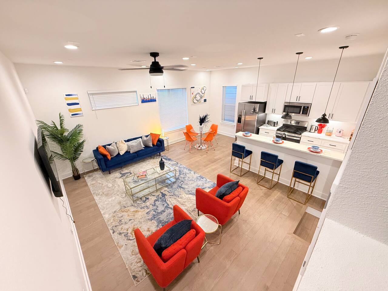 Minimalist 3BR Families & Groups near the Heights